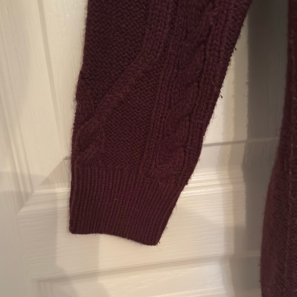 Burgundy / Wine Cable-Knit Cold-Shoulder Sweater - Picture 9 of 10
